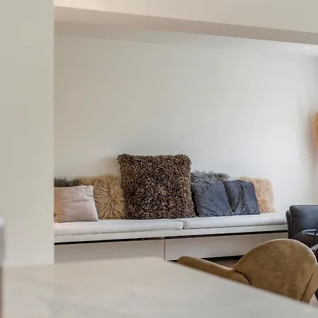 Hanekraai - Ruim App 8p Mét Tuin Vlak Aan Appartement *