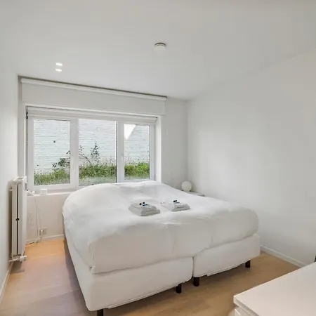 Appartement Hanekraai - Ruim App 8p Mét Tuin Vlak Aan