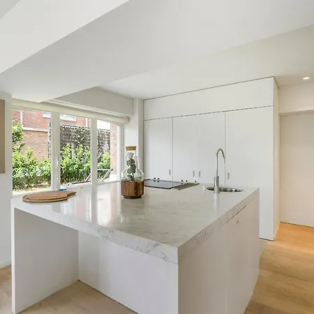 Appartement Hanekraai - Ruim App 8p Mét Tuin Vlak Aan